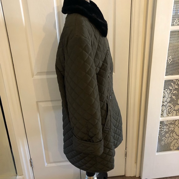 Vintage Lisa Fashion  Doable breasted quilted Coat made in Canada Toronto 🇨🇦 - Picture 4 of 15
